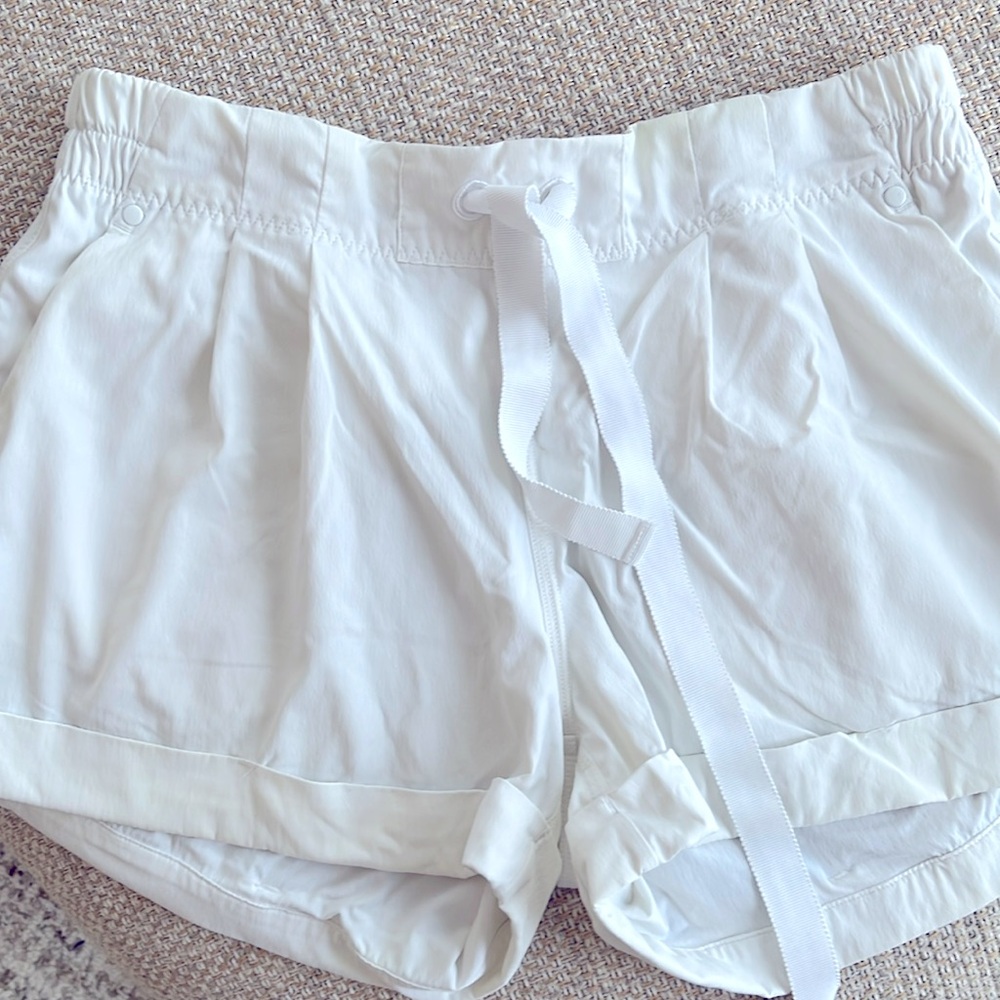 Lululemon cuffed shorts